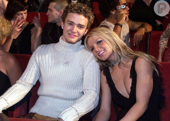 Britney Spears deu alguns detalhes sobre namoro com Justin Timberlake em livro