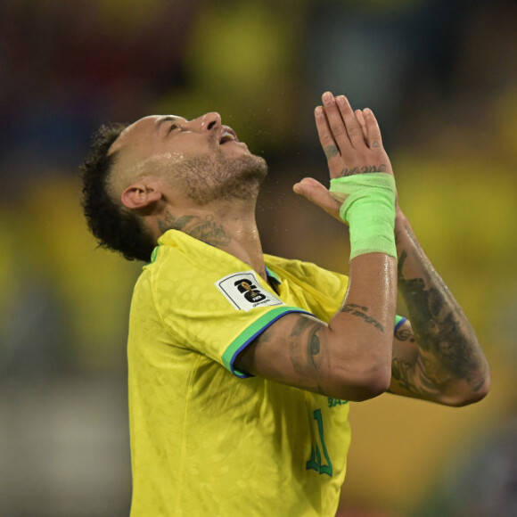 Jogadores deram festa após empatar partida