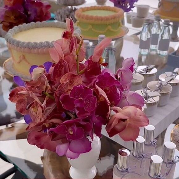 Bruna Biancardi montou uma mesa em sua casa com itens que não ficaram prontos para o nascimento da filha