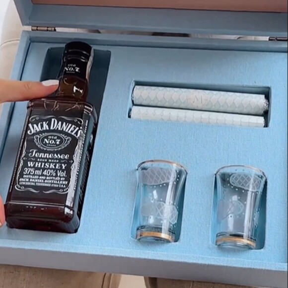 Bruna Biancardi mostrou que caixa dos homens tem uísque, charutos de chocolate e copos com a identidade visual de Mavie