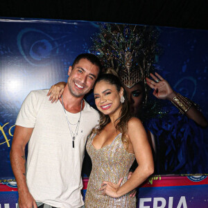 Ricardo Vianna apareceu de mãos dadas em clima de romance com Lexa, um mês depois da cantora anunciar fim do casamento com MC Guimê