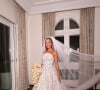 Empresária Paula Aziz se casou no último sábado, 21 de outubro, com um vestido de noiva rico em bordados