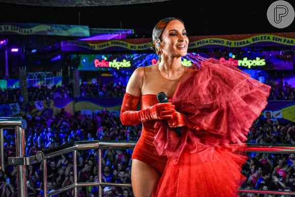 Claudia Leitte elegeu body vermelho para show em pré-carnaval do Folianópolis, em Florianópolis, Santa Catarina