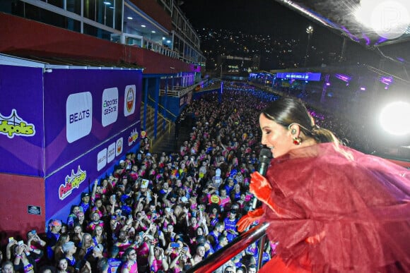 Claudia Leitte, de body vermelho, levantou foliões no pré-carnaval do Folianópolis, em Florianópolis, em 2 de novembro de 2023