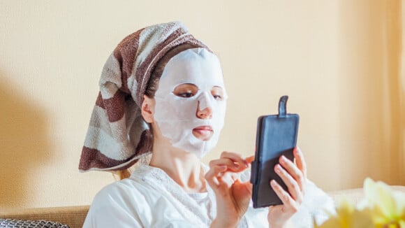 Skin care em casa: 3 máscaras faciais de tecido para cuidar da pele sem gastar muito!