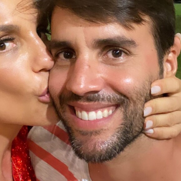 Marido de Ivete Sangalo há 15 anos, Daniel Cady deu sua opinião sobre o beijo que a esposa deu em Daniela Mercury