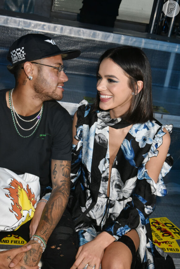 Boatos de affair entre Bruna Marquezine e Lewis Hamilton começaram após término da atriz com Neymar