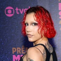 Cabelo novo e vermelho de Priscilla: cantora se manifesta após duras críticas por novo visual em transformação radical