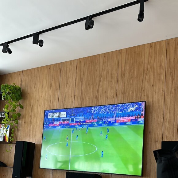 Neymar torce para o seu time Al-Hilal de casa por conta de recuperação do joelho após sofrer grave lesão