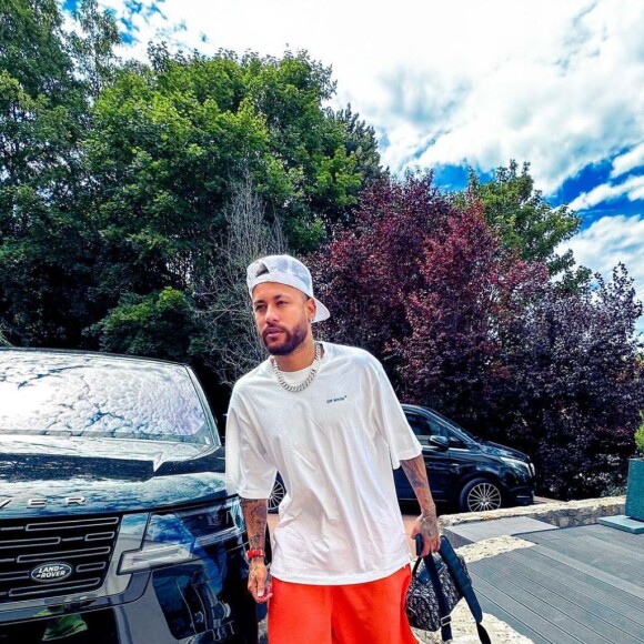 Registro de Neymar não apareceu Bruna Biancardi, que supostamente estaria separada do jogador