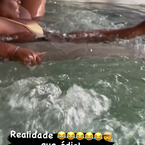 Jojo Todynho se divertiu bastante em piscina na Espanha