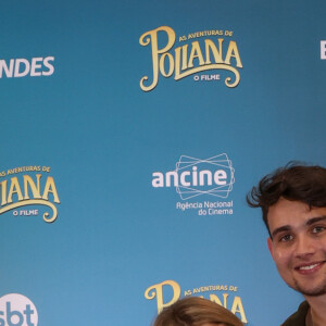 Sophia Valverde e Rafael Almeida posaram juntos na pré-estreia de 'As Aventuras de Poliana - O Filme'