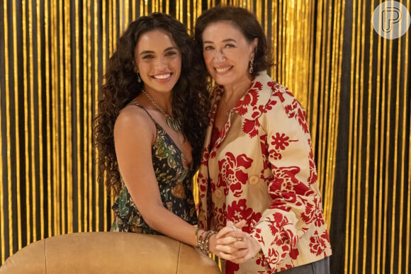 Em Fuzuê, Luna (Giovana Cordeiro) fica feliz com a parceria com Bebel (Lilia Cabral)