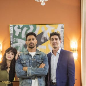 Debora Ozório, Cauã Reymond e Johnny Massaro são irmãos na novela 'Terra e Paixão'