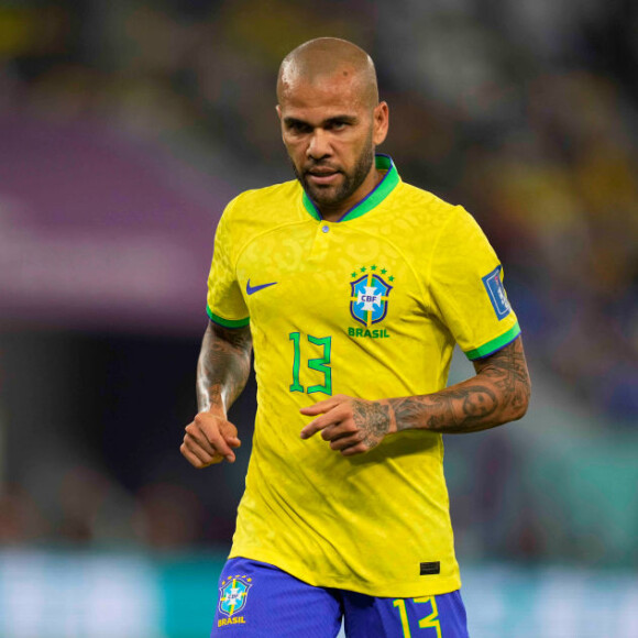 Daniel Alves pode pegar seis anos de prisão após atitude