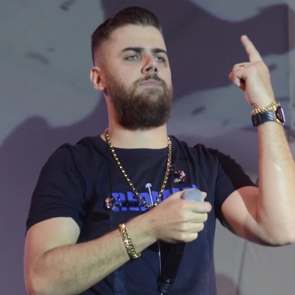 Zé Neto está fazendo fisioterapia respiratória