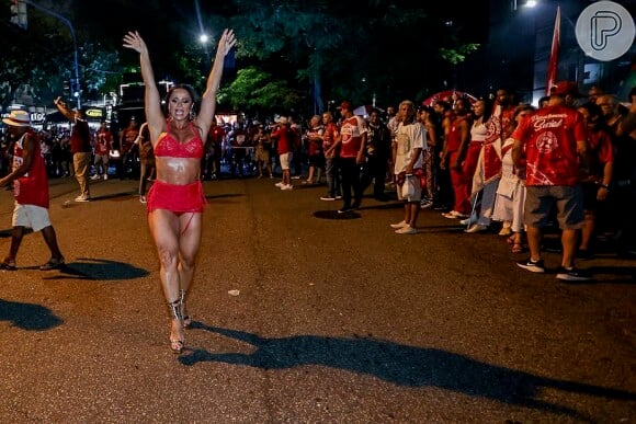 Viviane Araujo arrasou em novo ensaio de rua do Salgueiro para o carnaval 2024 em 7 de dezembro de 2023