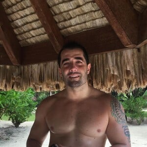 Vicente Escrig utilizou as redes sociais para disparar graves acusações contra a cantora. O motivo é a guarda dos dois filhos do ex-casal, Giovanna e Pawel