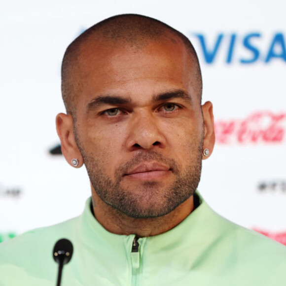 Mãe de Daniel Alves questionou se a vítima do jogador estava sofrendo