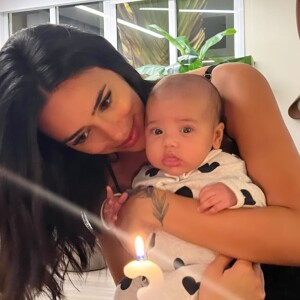 Bruna Biancardi fez um bolo para comemorar três meses de Mavie