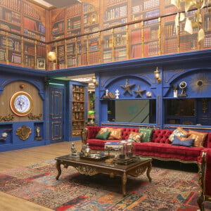 Sala do 'BBB 24' traz uma 'biblioteca' em sua decoração