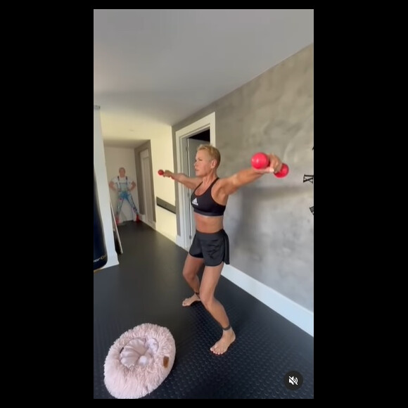 Xuxa Meneghel compartilhou detalhes de seu treino nas redes sociais