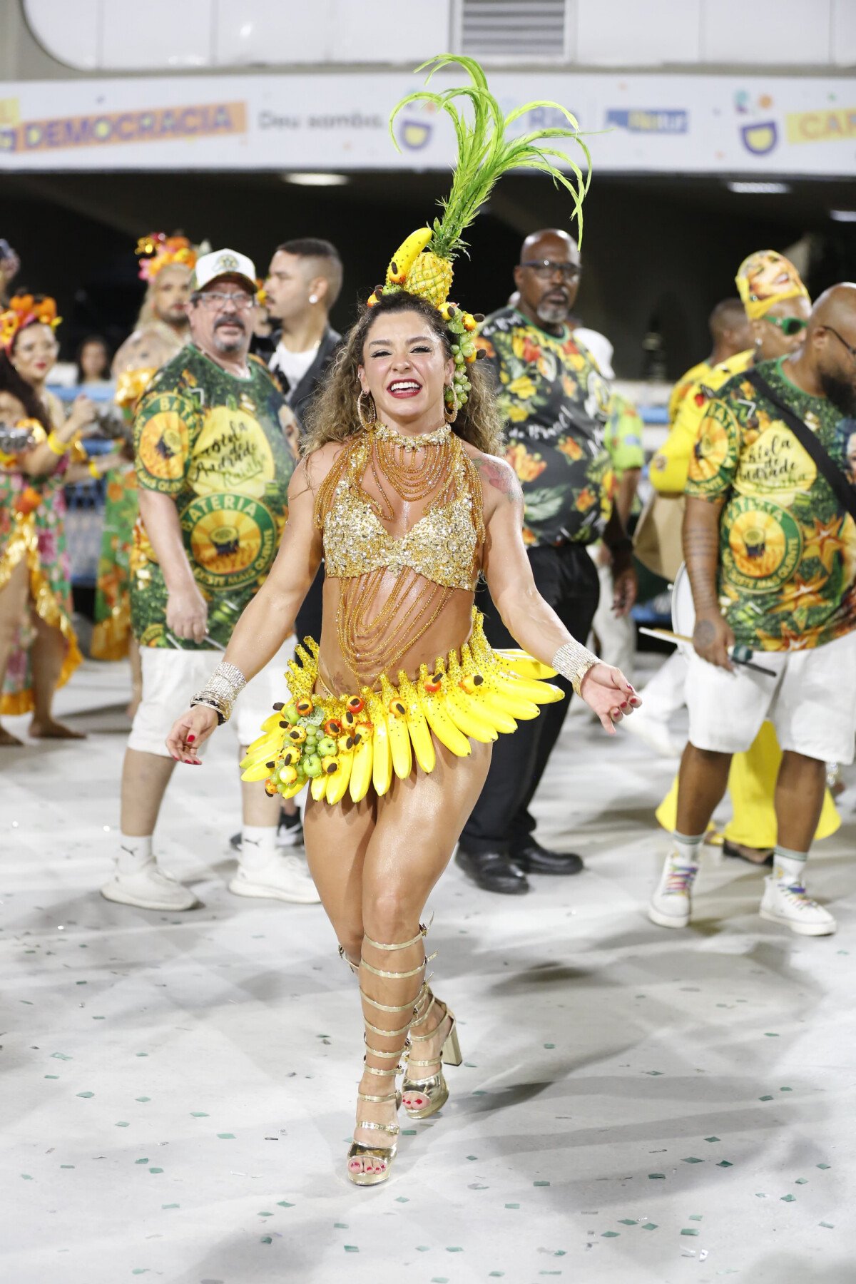 Foto: Fabíola de Andrade, mulher de Rogério Andrade, será rainha de bateria  pela primeira vez em 2024 - Purepeople