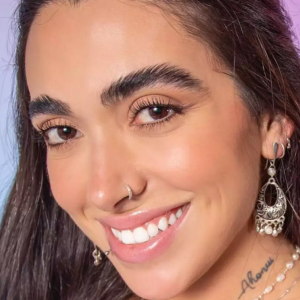 Brow Lamination: Giovanna rouba a cena no 'BBB 24' com sobrancelha volumosa e "arrepiada"