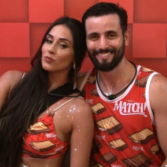 'BBB 24': Deniziane e Matteus dançam juntos e web pede por romance