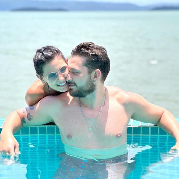 Gustavo Mioto e Ana Castela garantem que terminam por 'momentos diferentes'