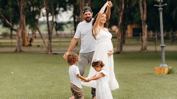 Dois bebês! Biah Rodrigues mostra barriga saliente ao anunciar gravidez de gêmeos de Sorocaba