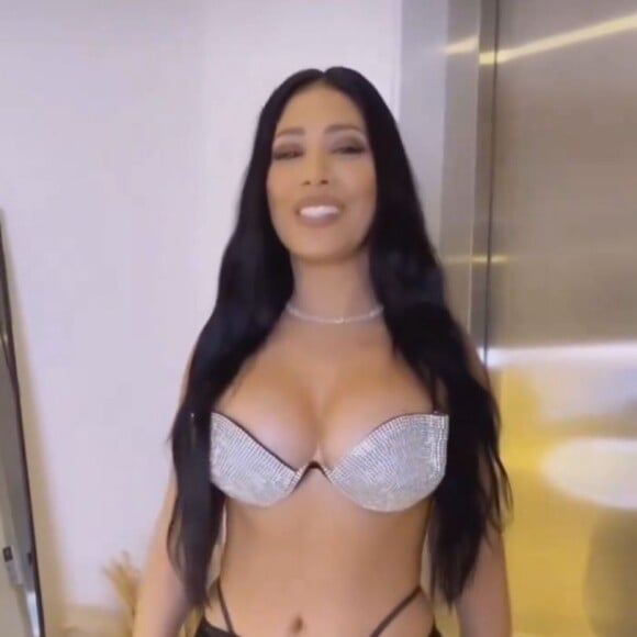 Simaria compartilhou um vídeo mostrando o resultado de sua lipoaspiração anos depois do procedimento