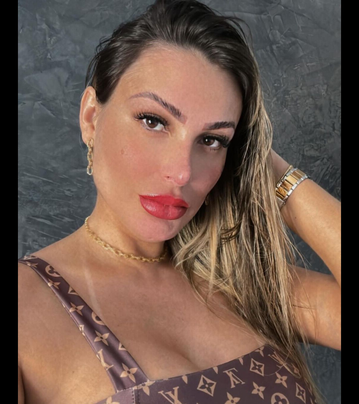 Foto: Andressa Urach contou que poderia fazer vídeos com a chuva marrom  para vender em uma plataforma e já convidou uma modelo, que também não  conseguiu realizar seu fetiche inédito - Purepeople