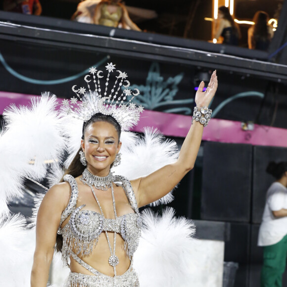 Paolla Oliveira está na luta para a normalização dos 'corpos reais' com fotos sem filtros e edições nas redes sociais