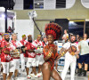 Erika Januza esbanjou simpatia e interagiu com os ritmistas da Viradouro em pré-carnaval 2024