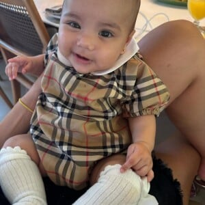 Mavie, filha de Neymar e Bruna Biancardi, completou 4 meses nesta terça-feira (06)