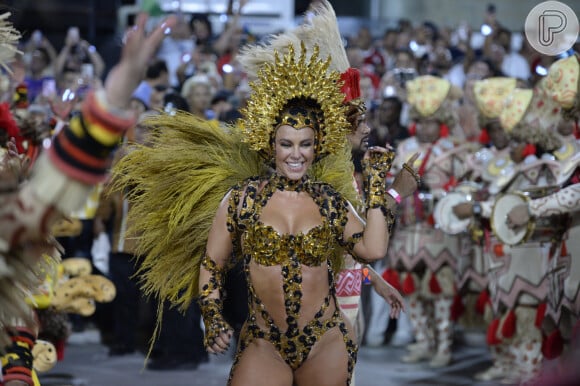 Paolla Oliveira falou sobre decisão de ter mudado de estilista para look de Carnaval