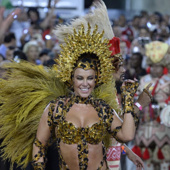 Paolla Oliveira falou sobre decisão de ter mudado de estilista para look de Carnaval
