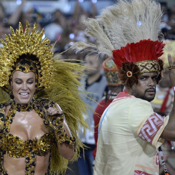 Rainha da Grande Rio, Paolla Oliveira atraiu os holofotes na Sapucaí