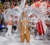 Paolla Oliveira usou fantasia prata com tule invisível no Carnaval de 2023