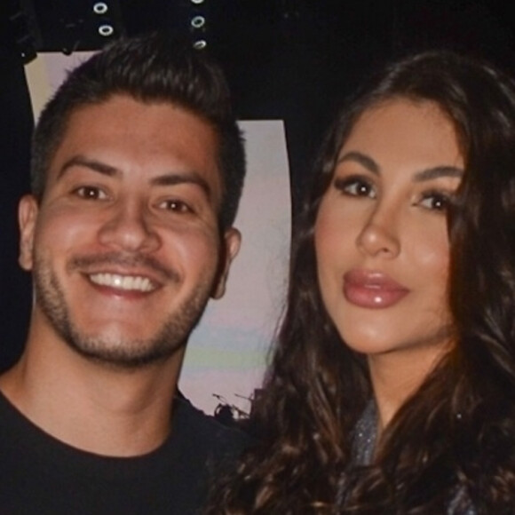 Filho de Arthur Aguiar teve nascimento revelado e foi comparado ao pai pela semelhança: 'A cara dele!'