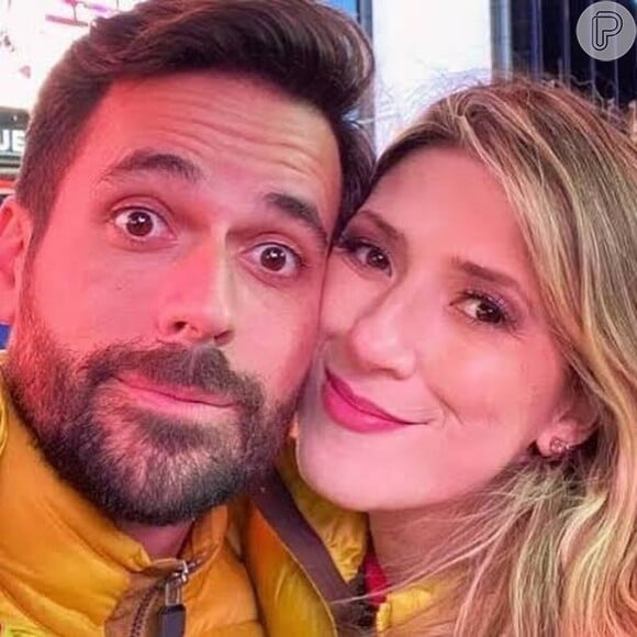Em novembro de 2014, Marcelo Adnet, que era casado com Dani Calabresa há seis anos, foi clicado aos beijos com uma mulher misteriosa em um bar no Rio de Janeiro.