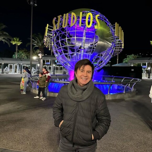 Xororó encantou os fãs, nesta quinta-feira (15), ao exibir um registro afetivo ao lado dos netos, filhos de Sandy e Junior