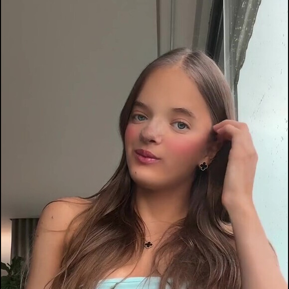 Rafaella Justus foi submetida a uma cirurgia de correção de desvio de septo há 13 dias e muita gente especulou que a ausência se deu por esse motivo 