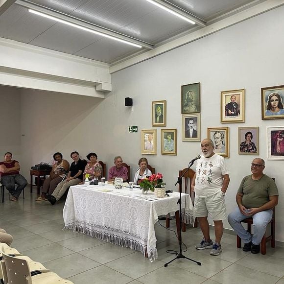 Lima Duarte citou ensinamento de Guimarães Rosa: 'Rezar muito. E ter fé. Porque as coisas estão todas amarradinhas é em Deus'