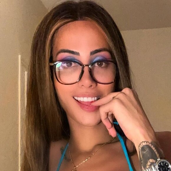 Katherine TS, parceira de pornô de Andressa Urach, grava com foco no público internacional