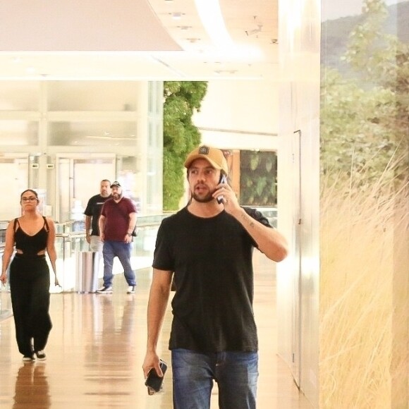 Rafael Cardoso recebeu uma série de críticas após ser acusado de ameaçar de morte um gerente