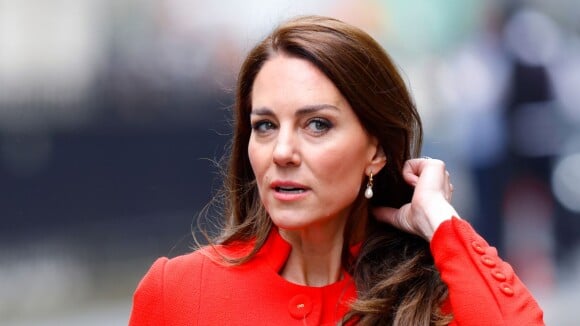Primeiro 'flagra' de Kate Middleton, após sumiço e cirurgia, mostra princesa com rosto diferente e levanta suspeitas pesadas na web