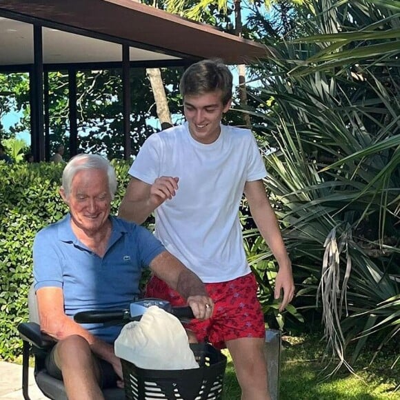 Filho de Angélica e Luciano Huck aparece com avô paterno, Francisco Ksyvicks, em foto publicada pela apresentadora