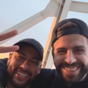 Neymar e Gerard Piqué se reencontraram e publicaram um vídeo brincando com um meme na web